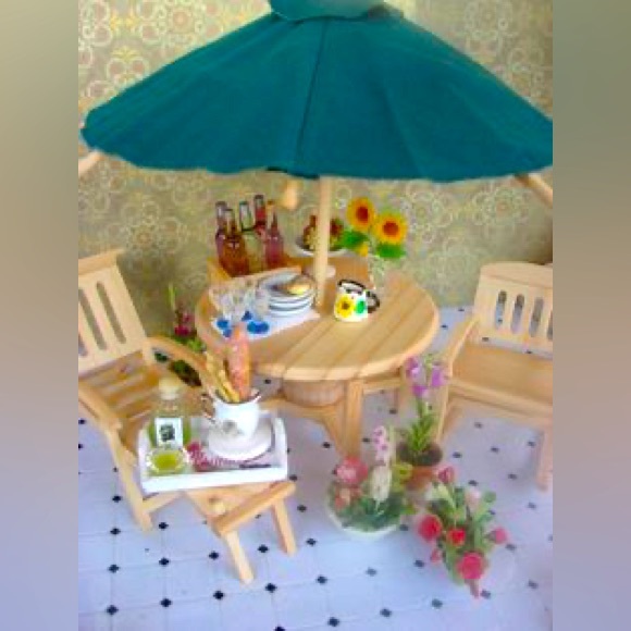 un branded Other - Dolls House - Garden Furniture chairs and table and umbrella wood vintage